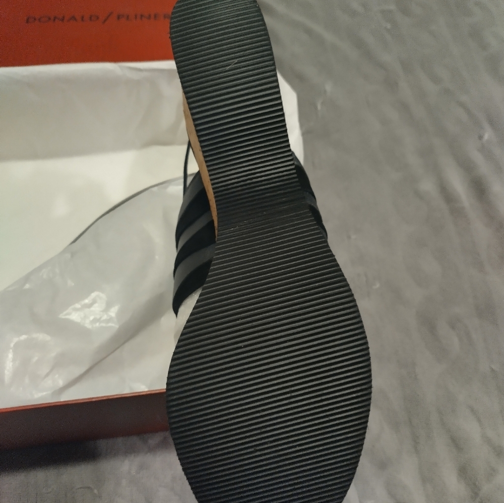 Donald/Pliner Shoes
